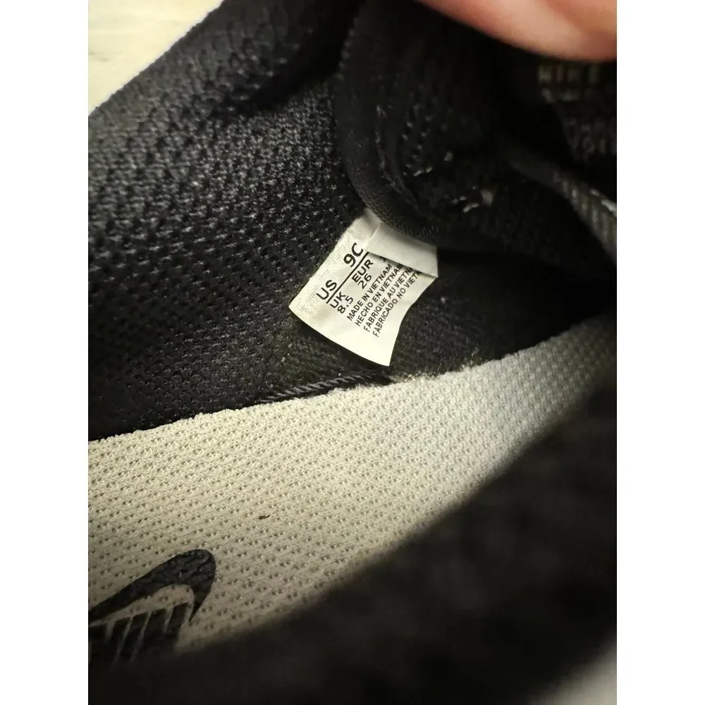 Nike dunk low panda size 9‎ EUC